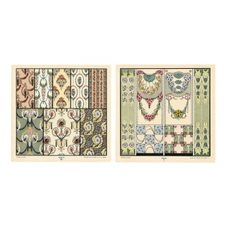 Pair of German Jugendstil Floral Design Plates Early Twentieth-Century Decorative Arts Set A For Sale