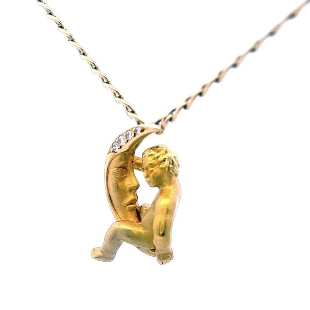 Late 20th Century Carrera Y Carrera Diamond 18k Yellow Gold Moon Child Pendant Chain Necklace For Sale - Image 4 of 12