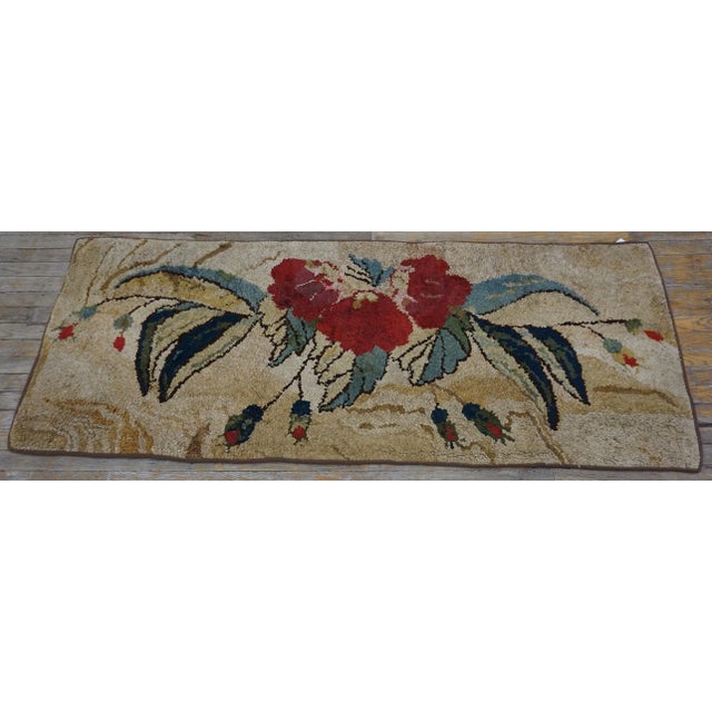 1880s Beige Roses Folk Art Antique American Hooked Rug 2'6" X6'2" Knotted Pile Wool Carpet For Sale - Image 11 of 11