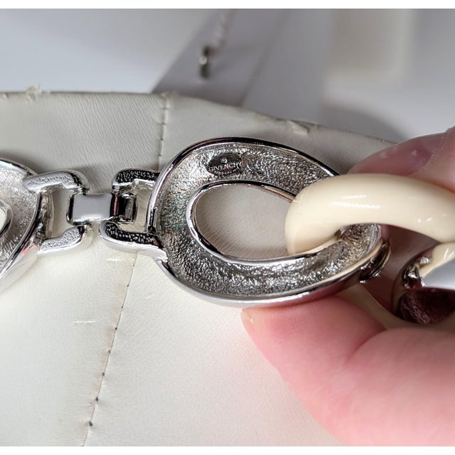 Givenchy Vintage 1980s Signed Givenchy Rhodium & Ivory Enamel Link Collar Necklace For Sale - Image 4 of 8