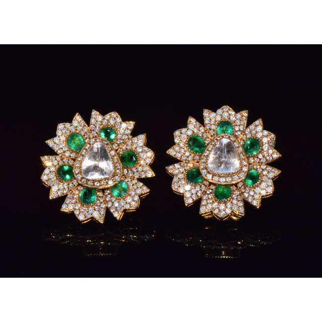 Late 20th Century Late 20th Century Pair of Estate Natural 6.40cts Diamond & Emerald Solid 18k Gold Floral Earrings For Sale - Image 5 of 13