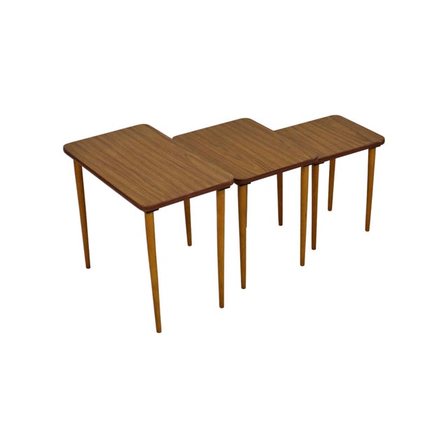 Mid-Century Modern Vintage Nesting Tables in Formica, Walnut and Beech with Conical Legs, 1950s, Set of 3 For Sale - Image 3 of 10
