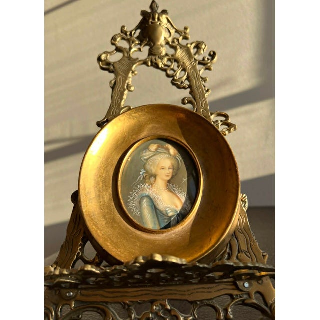 Italian Miniature Oval Gilded Wooden Framed Antique Signed Painting Portrait of Marie Antoinette or a Royal Lady For Sale - Image 11 of 15