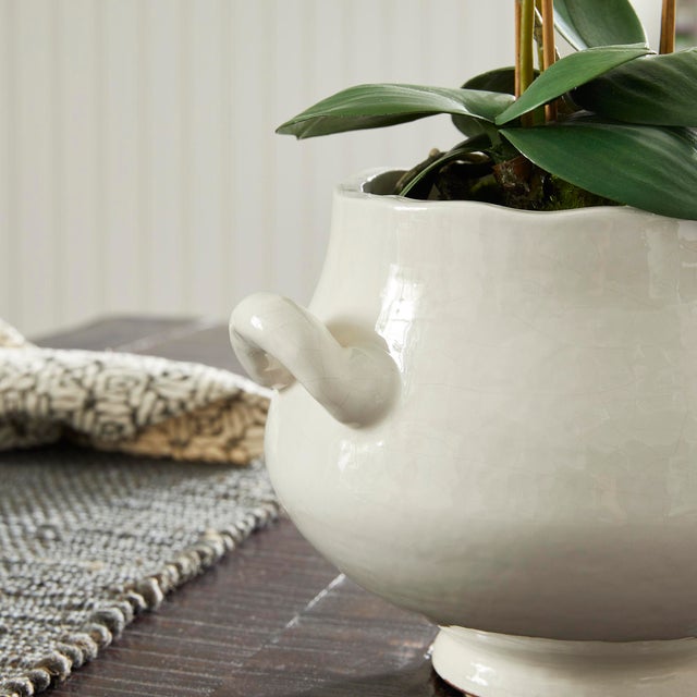 White Wellon Footed Cachepot Small For Sale - Image 8 of 9