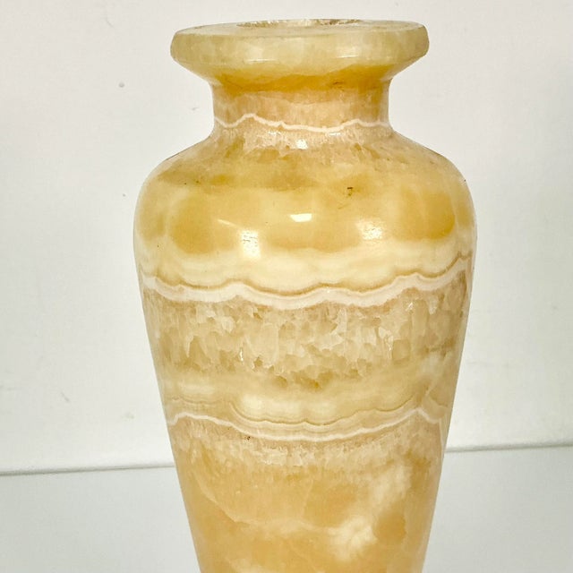 Camel 1970s Vintage Hollywood Regency Italian Marble Vase. For Sale - Image 8 of 12