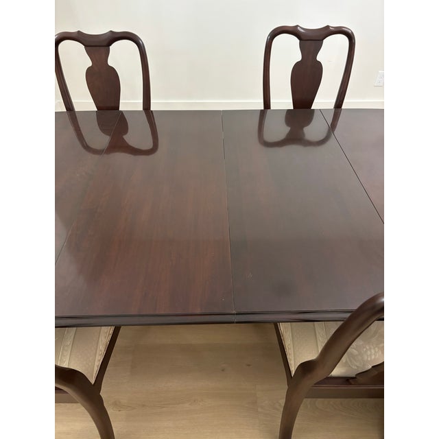 1990s Ethan Allen Georgian Court Dining Table and Chairs - Set of 13 For Sale - Image 12 of 12