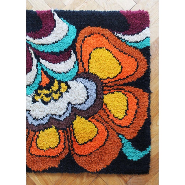 German Wool Rug with Pop-Art Floral Pattern, 1970s For Sale - Image 4 of 9
