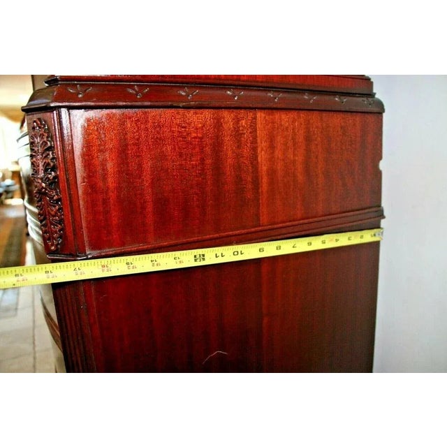 1970s Vintage Dresser Chest Mahogany Gentleman's Tallboy Made in New York, Watch Drawers Glass Display For Sale - Image 10 of 10