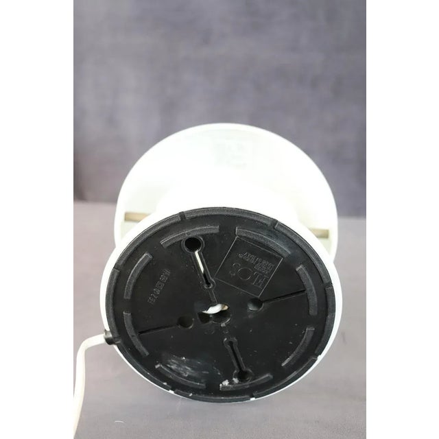 White Metal Table Lamp by Tobia and Afra Scarpa for Flos, 1960s For Sale - Image 6 of 9