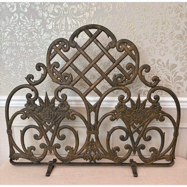 Traditional Traditional w.c. Bradley UniFlame Ornate Cast Aluminum Fireplace Screen For Sale - Image 3 of 11