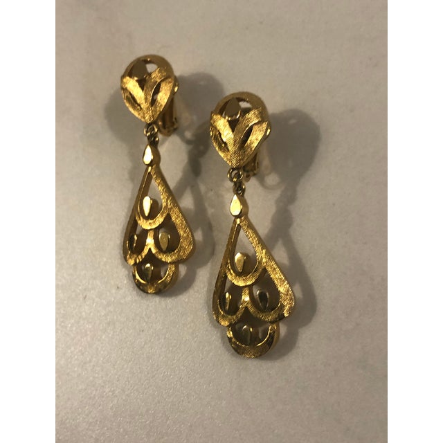 1970s Trifari Gold Art Deco Dangle Earrings, A Pair For Sale - Image 6 of 10