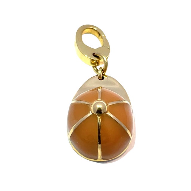 Modern Gucci 18k Yellow Gold Enamel Hat Pendant For Sale - Image 3 of 6