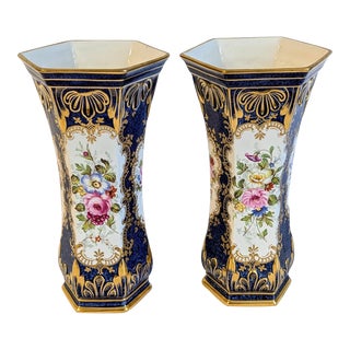Pair of Late 19th Century French Old Paris Porcelain Hand-Painted Vases For Sale