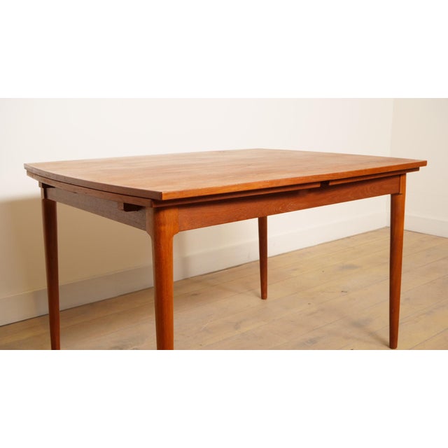 This versatile dining table is super practical and very stylish. The boat model top has a faceted edge, this combination...