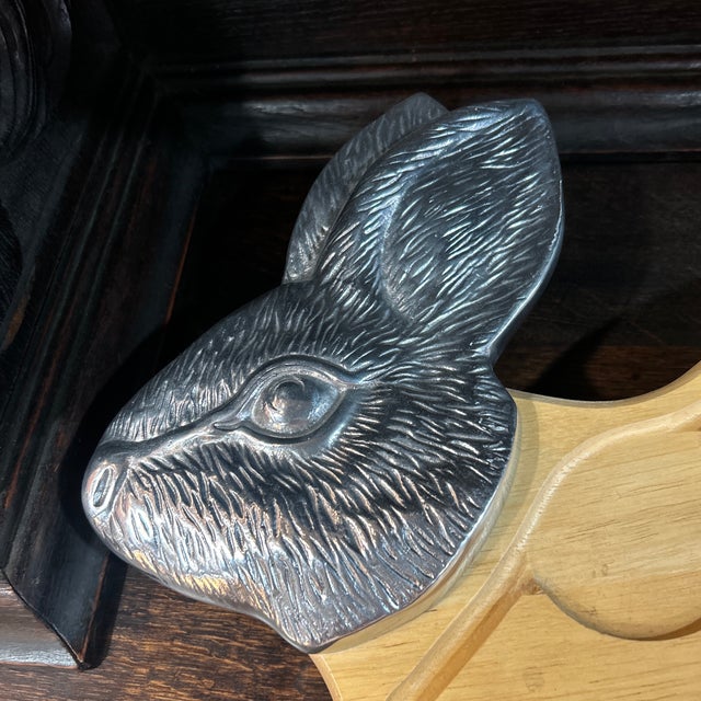 Beautiful aluminum face and tail rabbit serving board. Perfect to add character to any event. Great gift for rabbit lover.