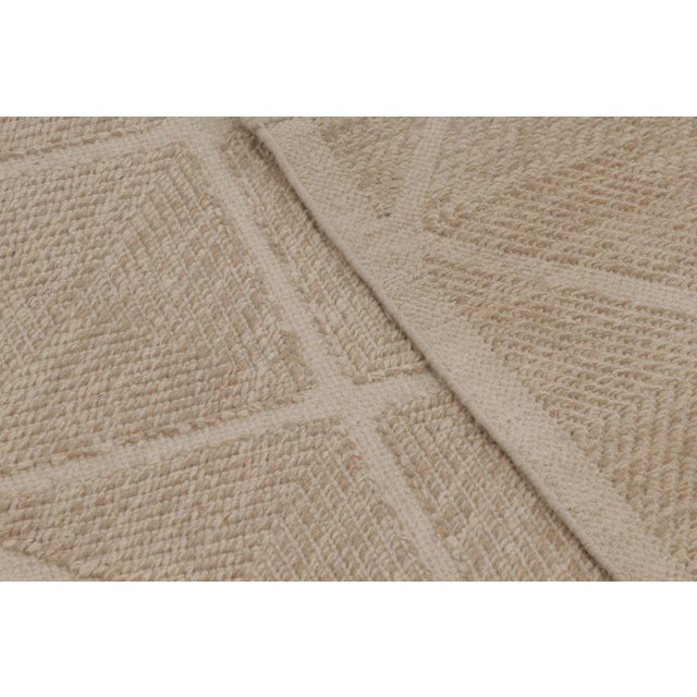 Beige Rug & Kilim’s Scandinavian-Inspired Rug, Geometric Diamond Lattice in Beige For Sale - Image 8 of 8