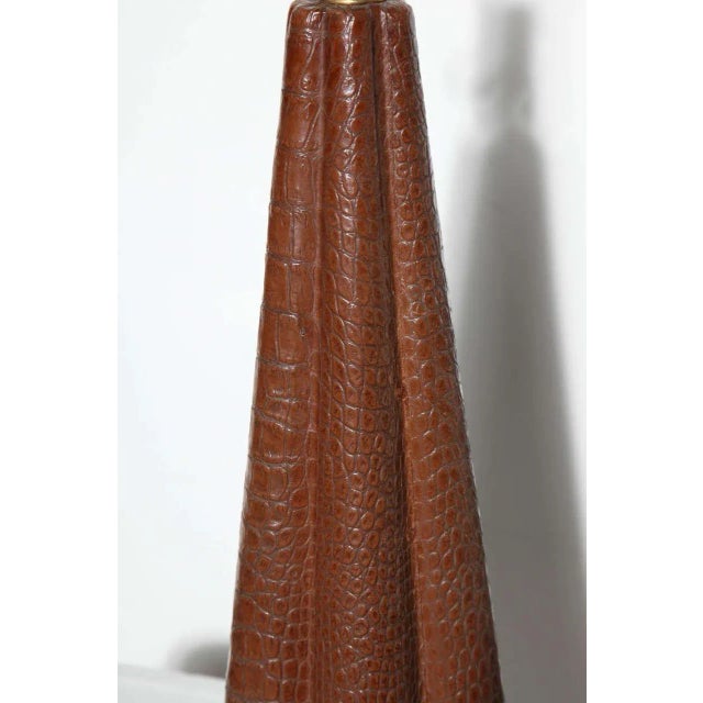 Hollywood Regency Paul Dupre-Lafon Style Scalloped Brown Alligator Leather Table Lamp, C. 1940s For Sale - Image 3 of 7