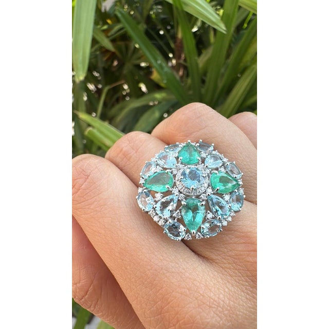 Set in 18k White Gold, Aquamarines, Colombian Emeralds & Diamonds Cocktail Ring, Us Size 6 For Sale - Image 6 of 9