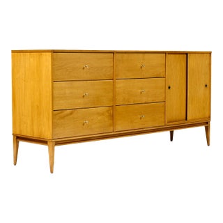 1950s Attributed to Paul McCobb Planner Group Maple Low Dresser — 6 Drawer + Sliding Doors For Sale