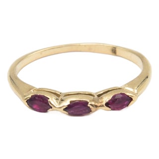 Vintage Three Stone Marquise Ruby 14k Yellow Gold Band Ring Size 8.5 For Sale