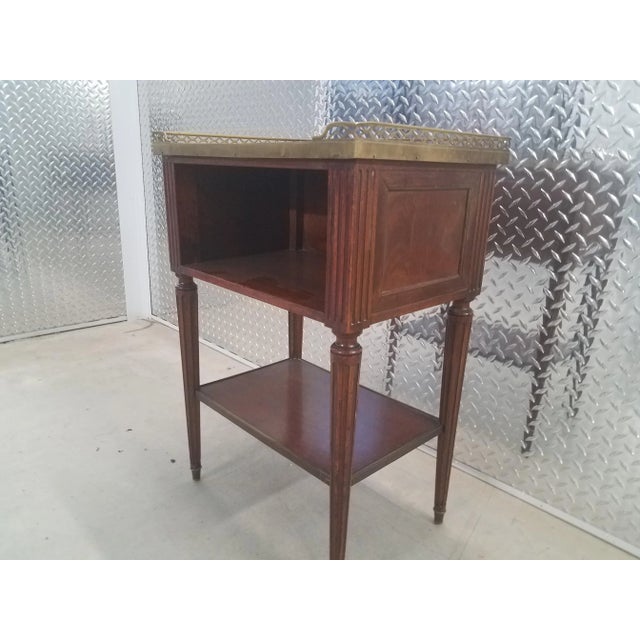 Mid 20th Century Antique Waldorf Astoria Marble Top End Table For Sale - Image 5 of 8