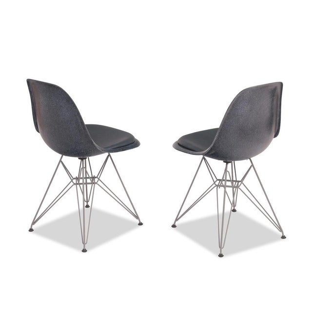 Mid-Century Modern Vintage Side Chairs by Eames, 1970s, Set of 2 For Sale - Image 3 of 13