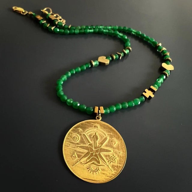 Green Jade Stone Spiritual Soul Gold Medallion Pendant Necklace For Sale - Image 11 of 16