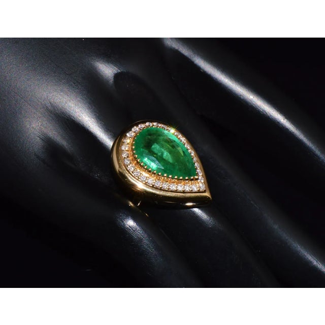 GIA Certified Natural 6.46CTS VS F Diamond Emerald 18K Solid Gold Halo Domed Ring, size 7 For Sale - Image 4 of 10
