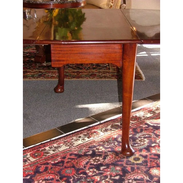 American Solid Mahogany Gate Leg Table, Circa 1820 For Sale - Image 4 of 7