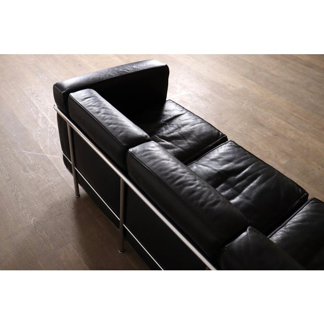 Cassina LC2 Three-Seater Sofa by Charlotte Perriand for Cassina, 1960s For Sale - Image 4 of 16