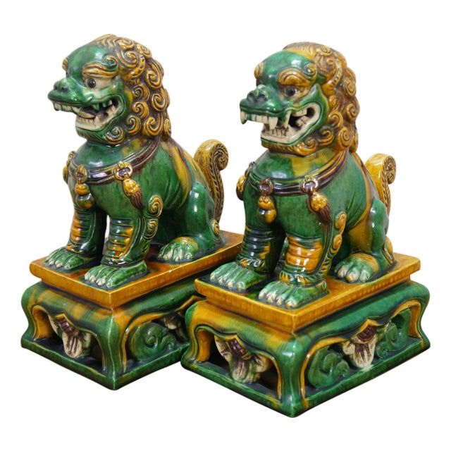 2 Chinese Green Sancai Glazed Porcelain Foo Dog Guardian Lion Statues 12" For Sale