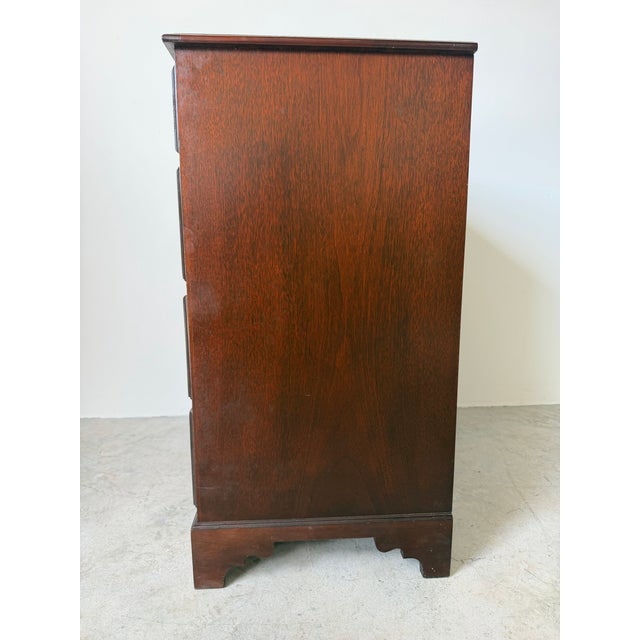 Vintage Georgian Chippendale Style Solid Mahogany Four-Drawer Nightstand / Bachelor’s Chest For Sale - Image 10 of 12