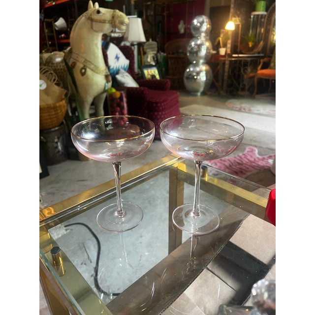 Hollywood Regency 1970s Pair of Pink Depression Champagne Glasses With Gold Rim Accents For Sale - Image 3 of 5
