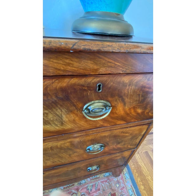 American Early 19th Century Georgian Chest of Drawers For Sale - Image 3 of 13