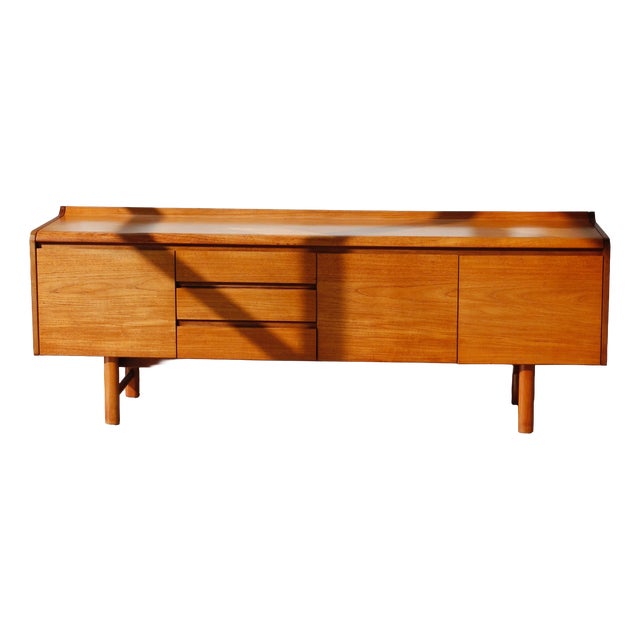 Vintage Teak Petersfield Sideboard from White and Newton, 1960s For Sale