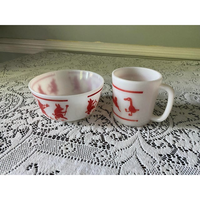 1950s Vintage Hazel Atlas Musical Pigs Childs Bowl and Cup For Sale - Image 5 of 7