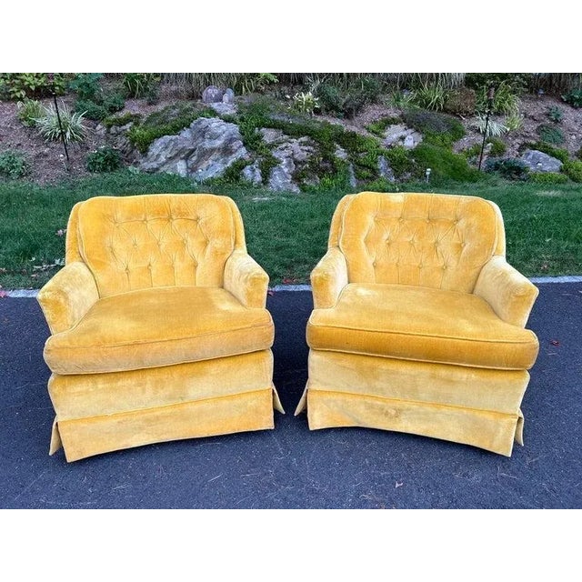 Mid-Century Modern Pair of Mustard Yellow Velvet Club Chairs For Sale - Image 3 of 13
