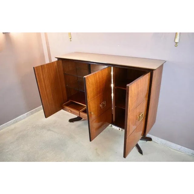1940s Vintage Italian Walnut and Brass Bar Cabinet Attributed to Paolo Buffa, 1940s For Sale - Image 5 of 12
