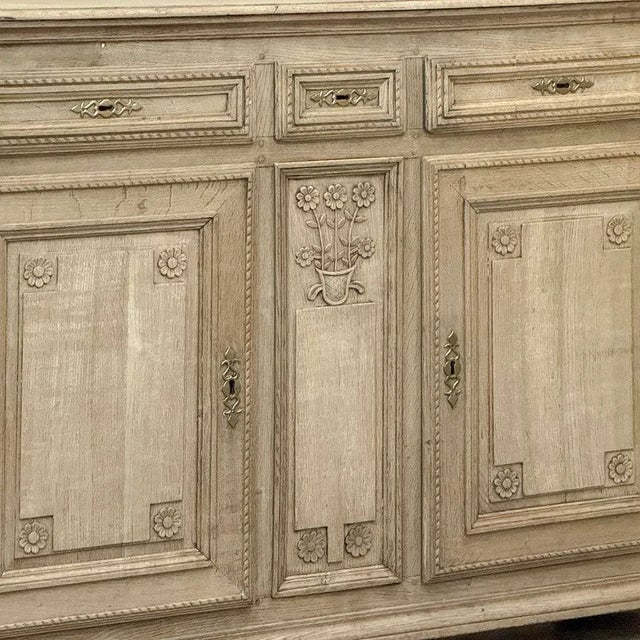 18th Century French Louis XVI Period Buffet in Stripped Oak For Sale In Dallas - Image 6 of 18