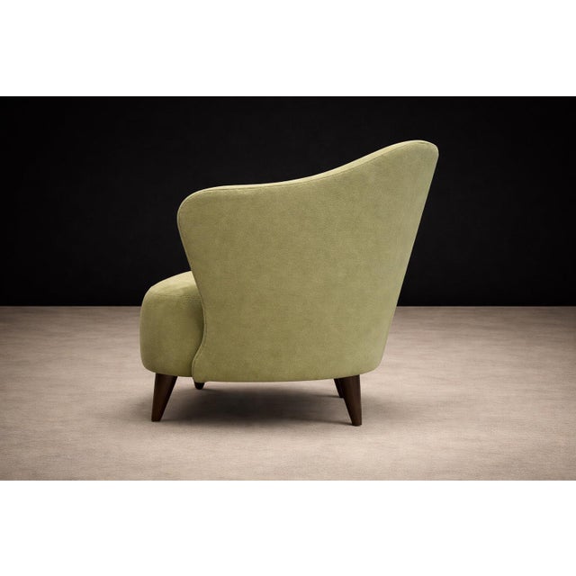 1950s “Concha” Armchair in Ultrasuede, Attributed to Joaquim Tenreiro, Brazil, 1950s For Sale - Image 5 of 9