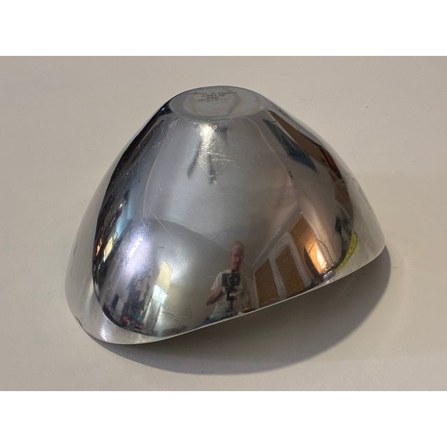 Vintage Mid-Century Modern Nambé Tri-Corner Bowl (Style 569) by Richard K. Thomas For Sale - Image 9 of 9