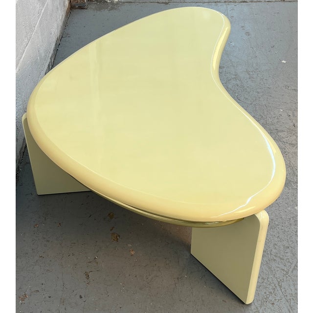 Ivory Mid 20th Century Modernist Lacquered Kidney Shaped Ivory Coffee Table For Sale - Image 8 of 10