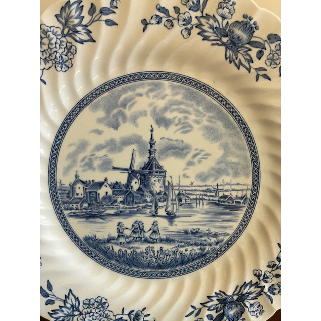 1960s Johnson Brothers Tulip Time Blue & White Dinner Plate For Sale - Image 5 of 10