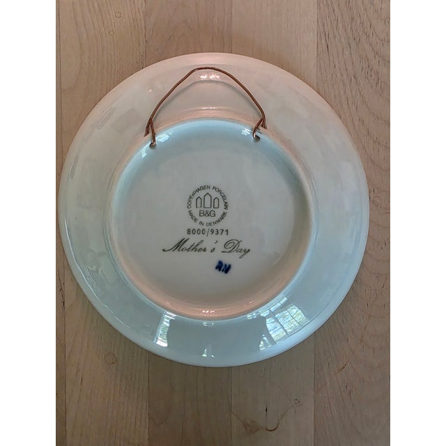 A gift for mom or a birthday: this vintage 1971 decorative collectible plate from Bing and Grondahl depicting a cat and...