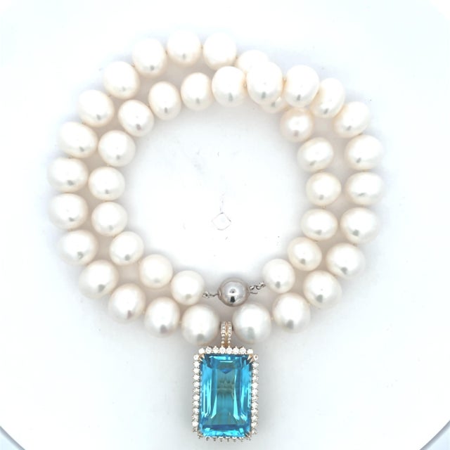 14k Gold 50.25 Carat Blue Topaz & 1.38 CTW Diamond Pendant Pearl Necklace For Sale - Image 12 of 14