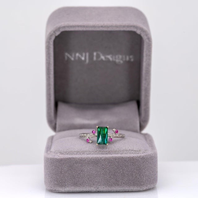 Modern 1.1Ct Indicolite Tourmaline Ring With Pink Sapphire Accents: Solid 14k Gold, Size 6.75 For Sale - Image 3 of 10