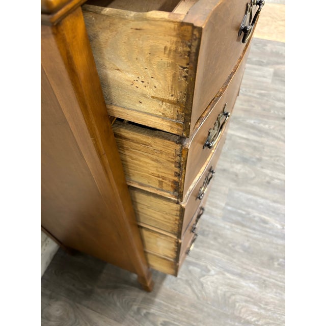 Wood Antique American Federal Bowfront Chest of Drawers For Sale - Image 7 of 14