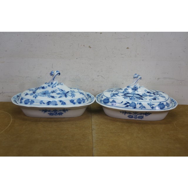 Early 20th Century 31pc Antique German Meissen Blue Onion Dinner Serving Tureens Platters Plates For Sale - Image 5 of 17