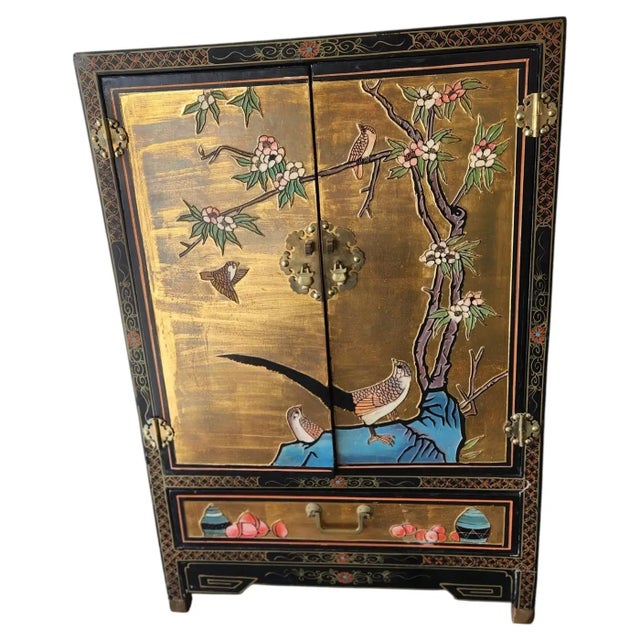 1950s Chinoiserie Hand Painted Elegant Gold Leaf Chinese Cabinet For Sale - Image 12 of 12