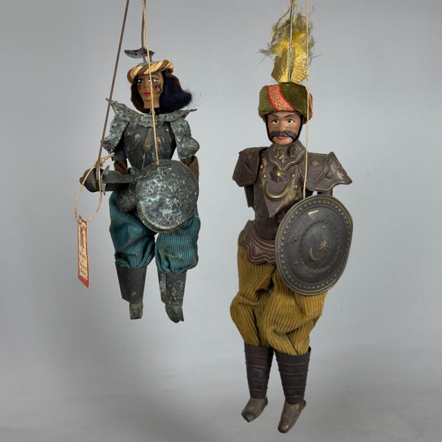 Sicilian Puppet Marionettes in Brass and Wood by Francesco Montoro, 20th Century, Set of 2 For Sale - Image 12 of 12